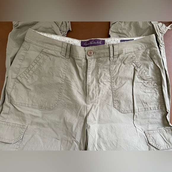 Gloria Vanderbilt Crop capris size 10- khaki. 22” inseam. Cinch ribbon hems - Picture 6 of 6